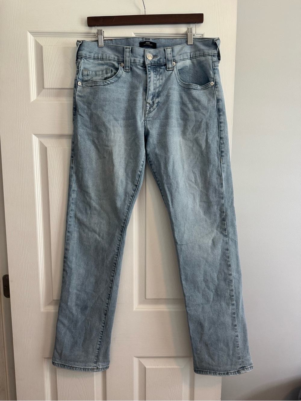 True Religion Ricky Relaxed Straight Leg Jeans Size 33...Waist 33"..Inseam 33"
